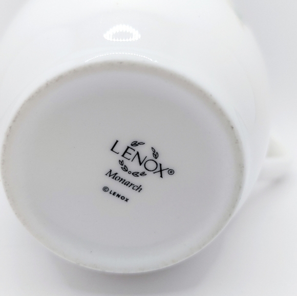 Beautiful Lenox Monarch Butterfly Ceramic Mug - Picture 6 of 6